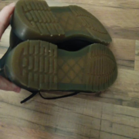 Dr. Martens Black Boots Vegan Sz 8 - Picture 4 of 5